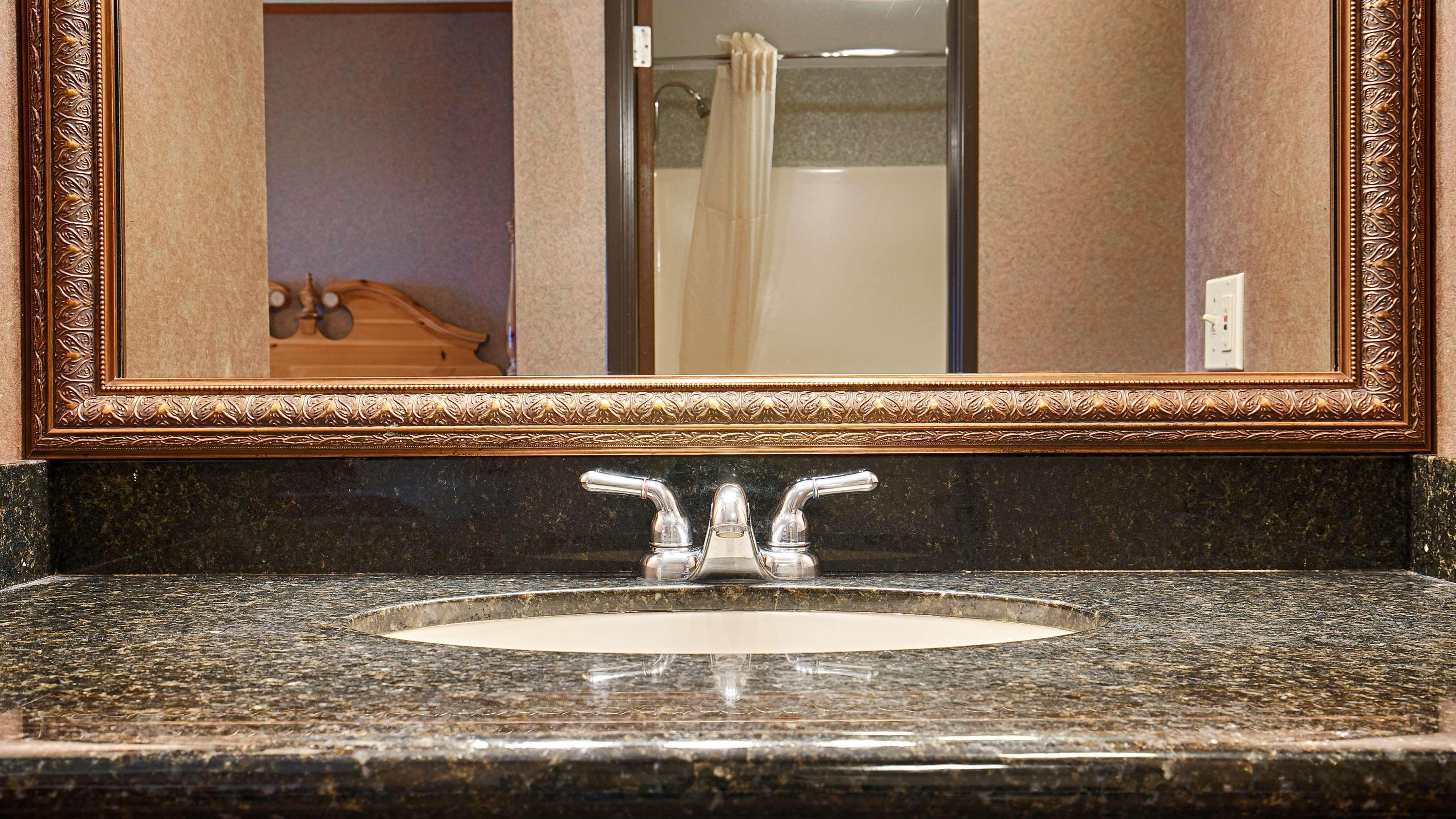 Best Western Plus Dockside Waterfront Inn Макіно-Сіті Екстер'єр фото