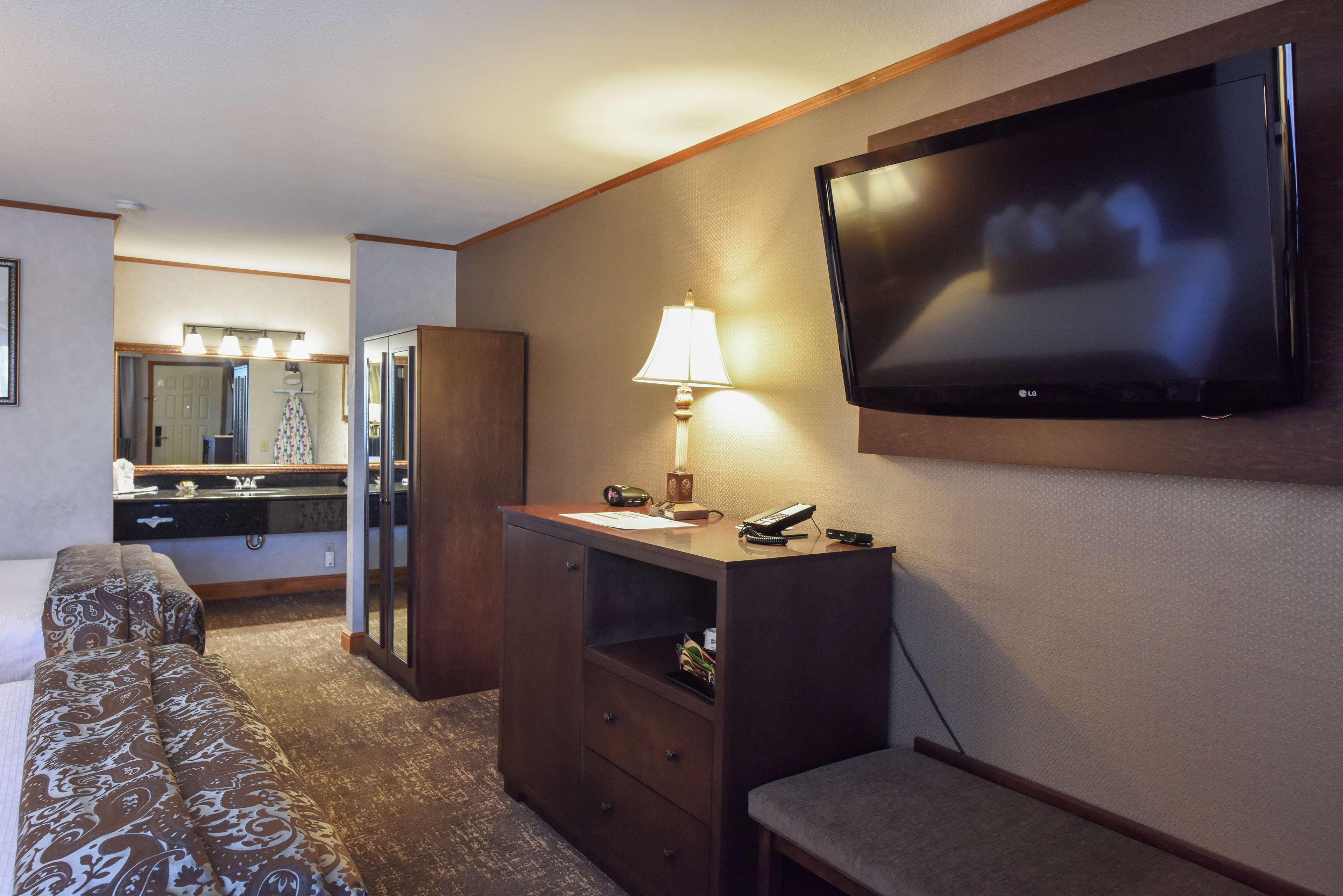 Best Western Plus Dockside Waterfront Inn Макіно-Сіті Екстер'єр фото