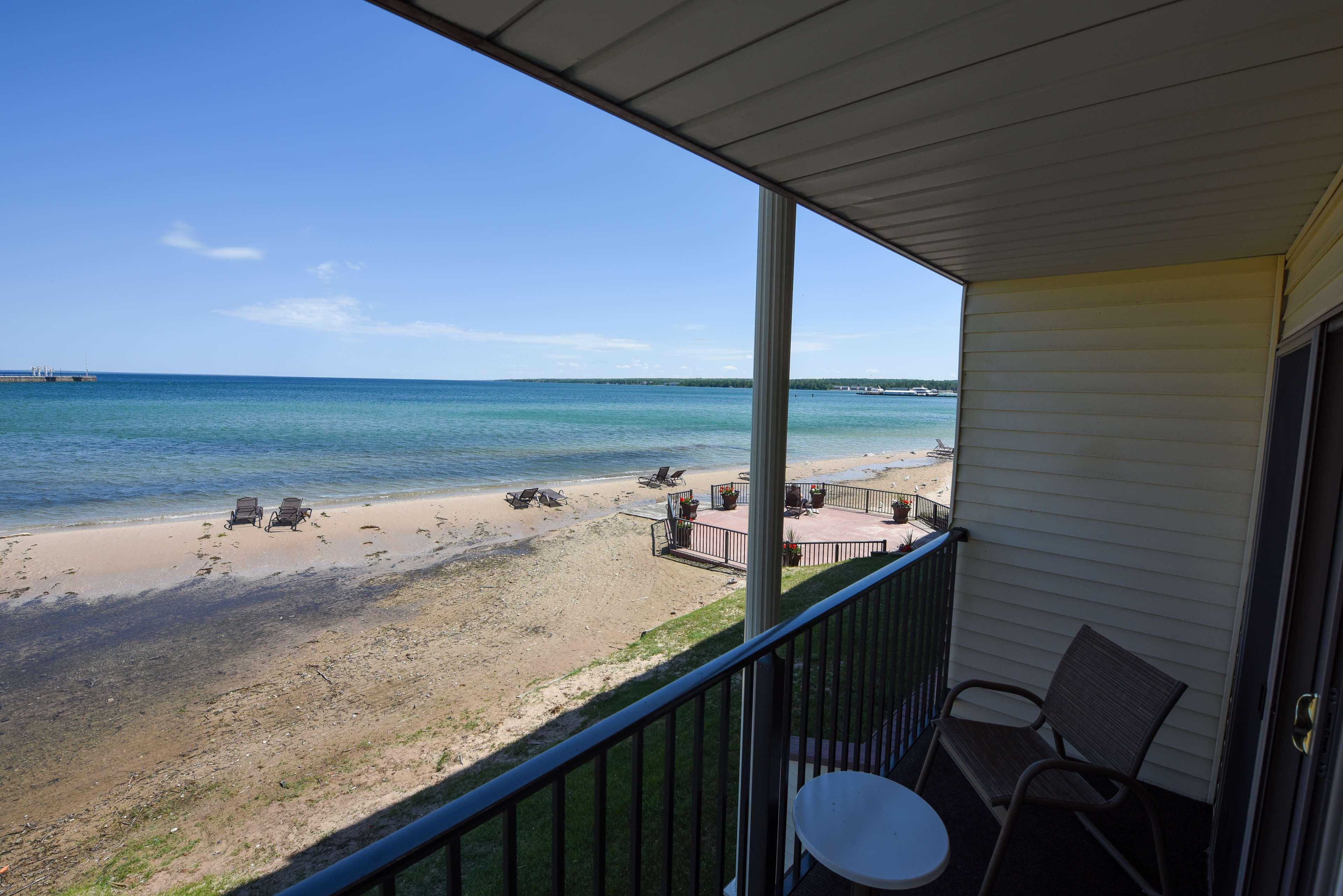 Best Western Plus Dockside Waterfront Inn Макіно-Сіті Екстер'єр фото