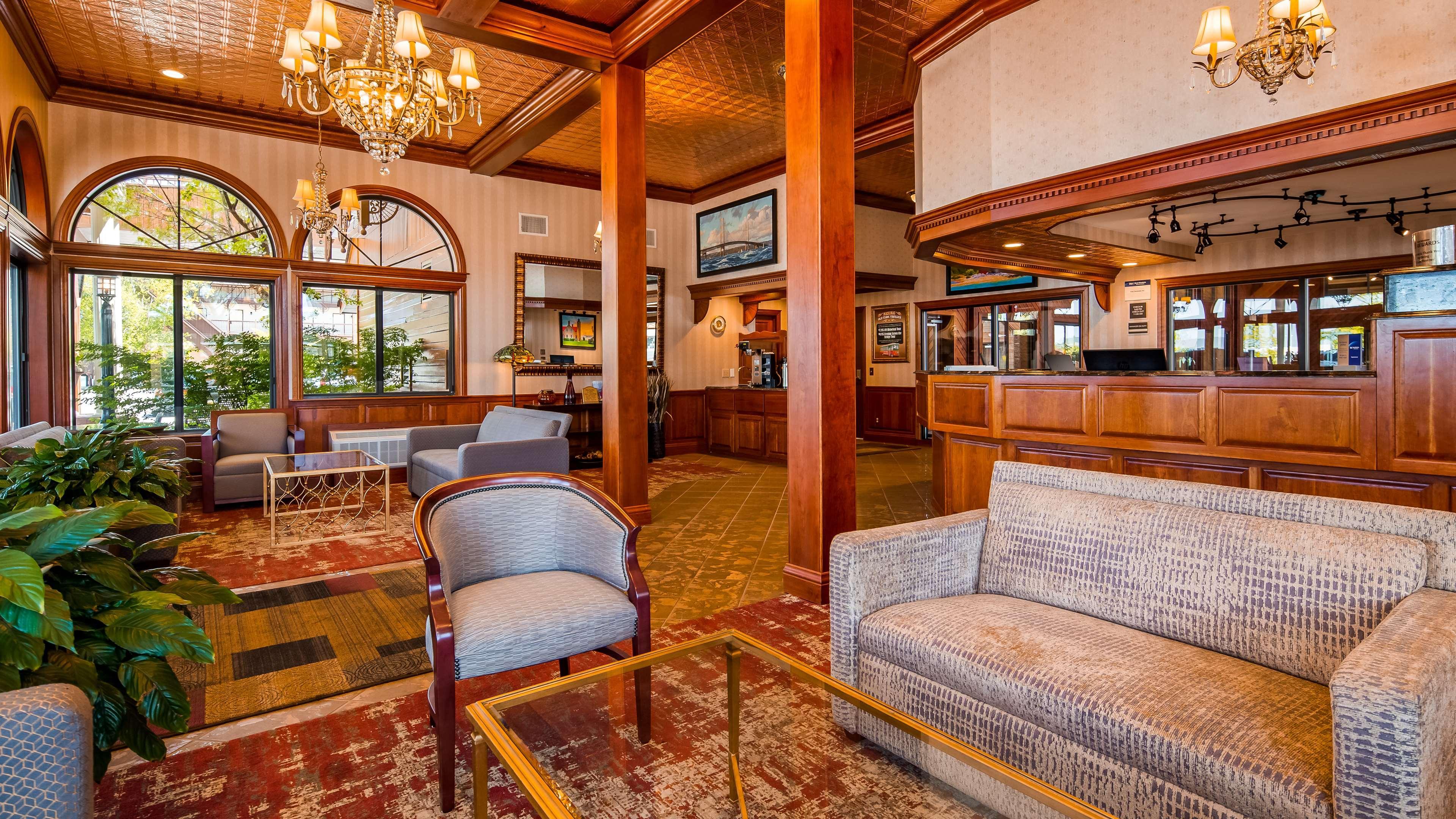 Best Western Plus Dockside Waterfront Inn Макіно-Сіті Екстер'єр фото