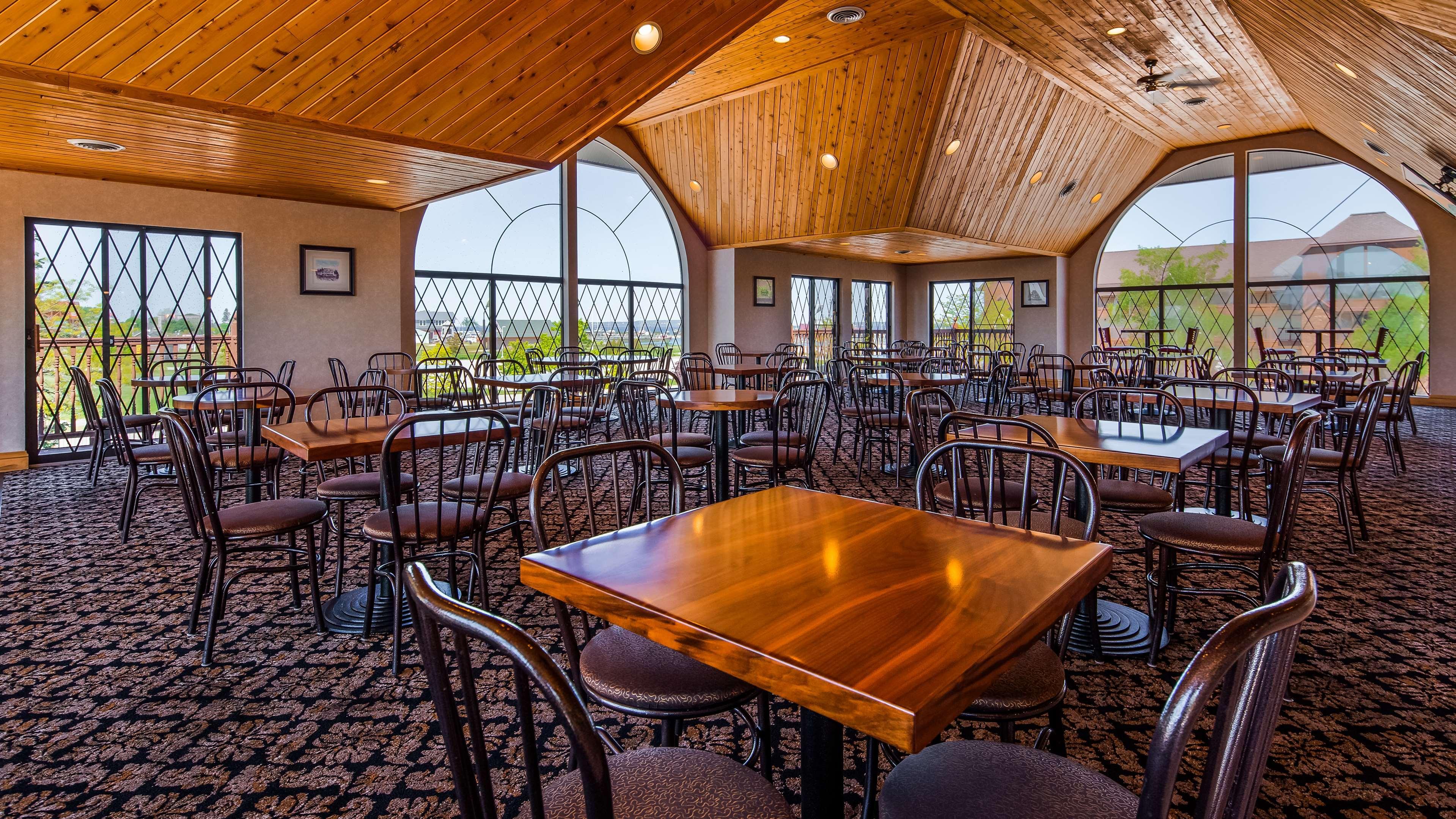 Best Western Plus Dockside Waterfront Inn Макіно-Сіті Екстер'єр фото