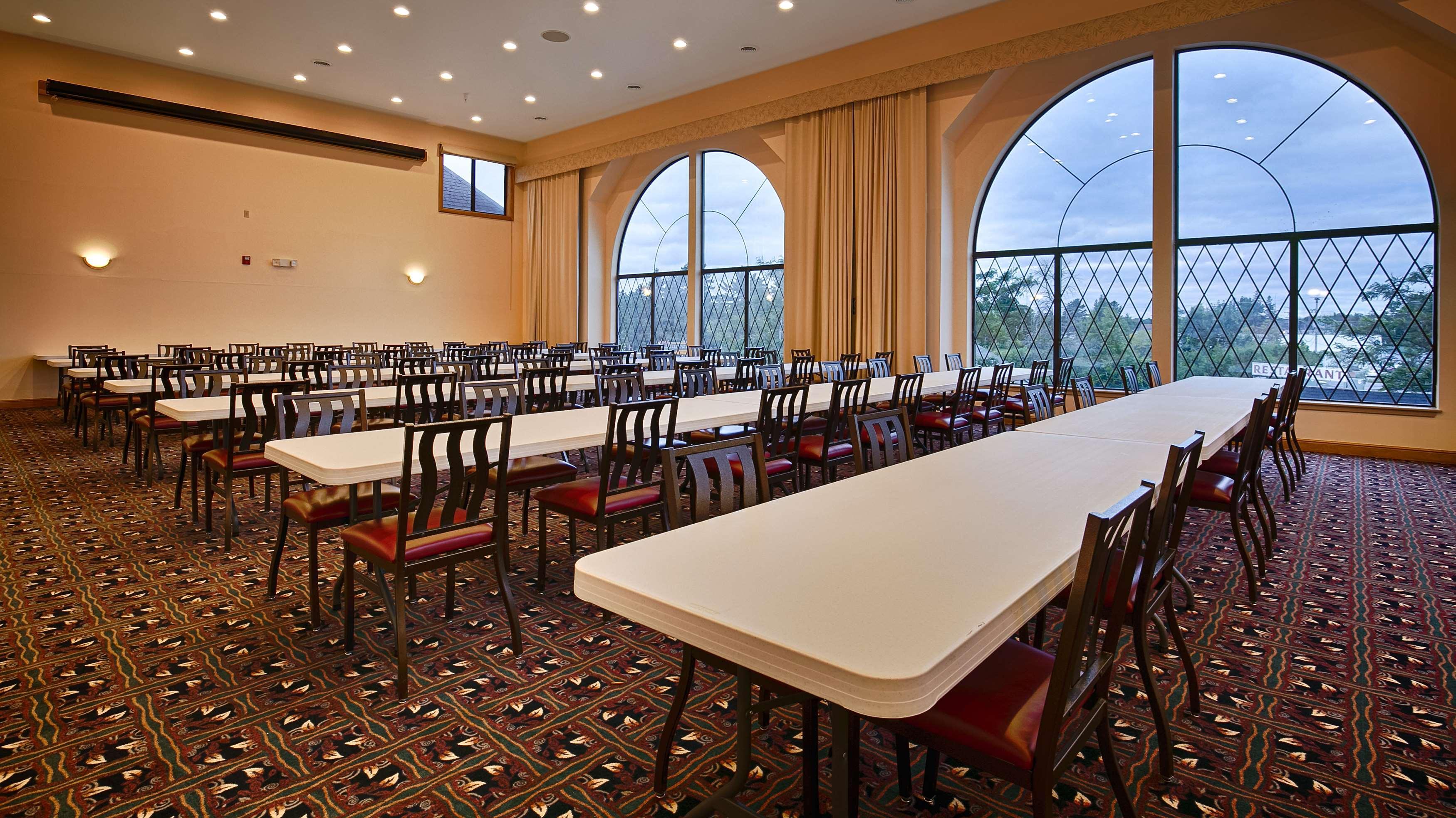 Best Western Plus Dockside Waterfront Inn Макіно-Сіті Екстер'єр фото
