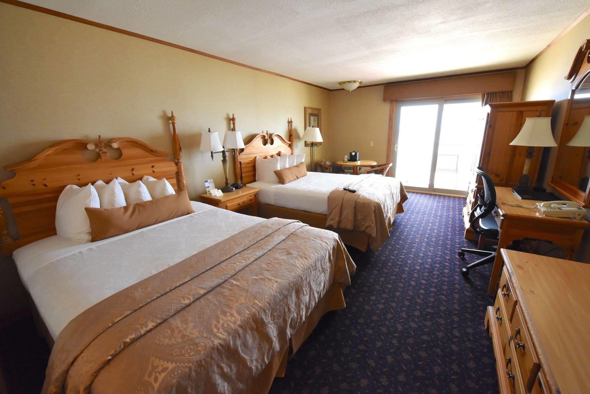 Best Western Plus Dockside Waterfront Inn Макіно-Сіті Екстер'єр фото