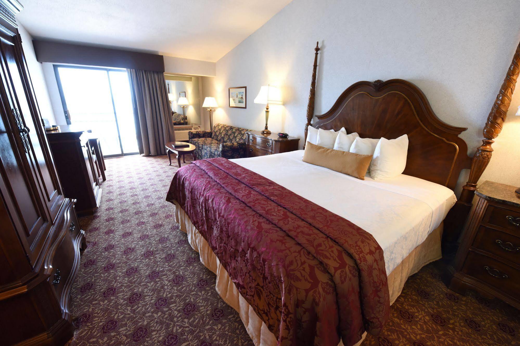 Best Western Plus Dockside Waterfront Inn Макіно-Сіті Екстер'єр фото