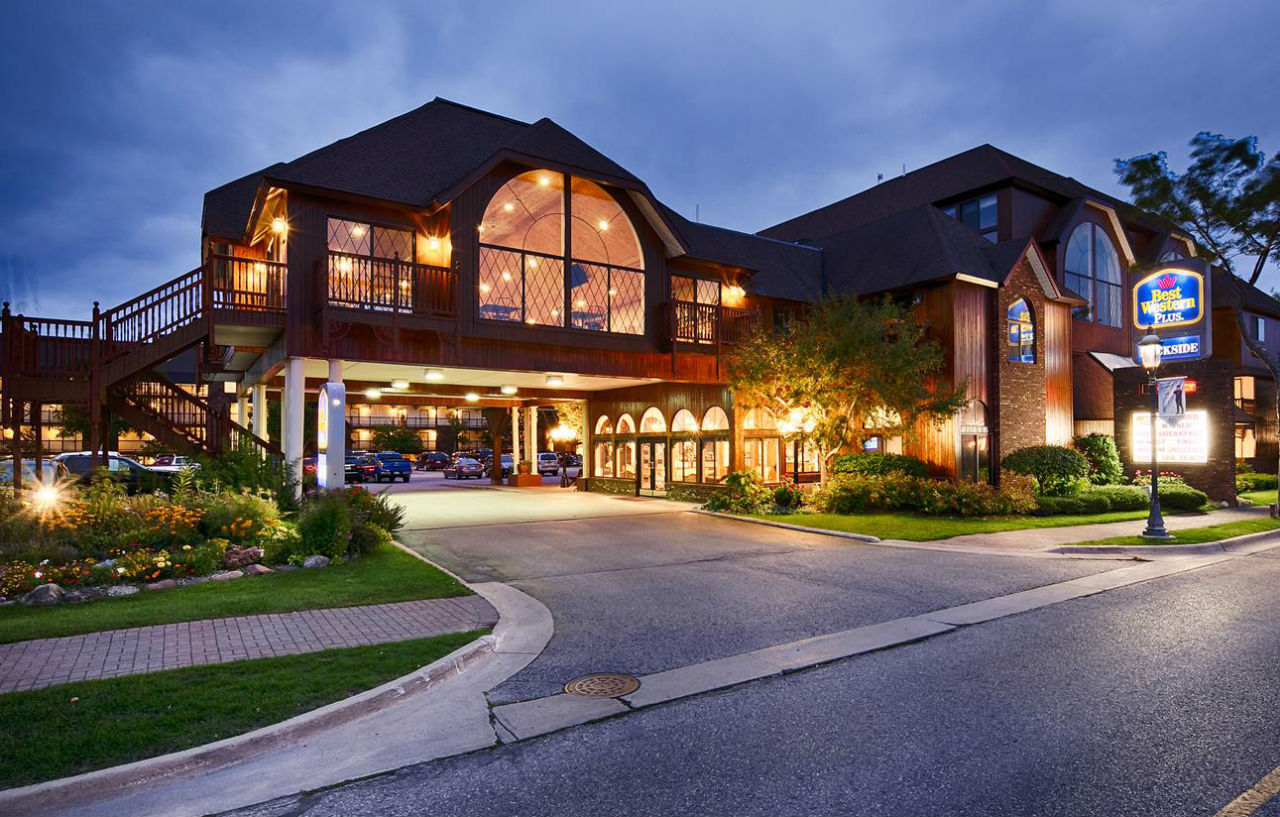 Best Western Plus Dockside Waterfront Inn Макіно-Сіті Екстер'єр фото